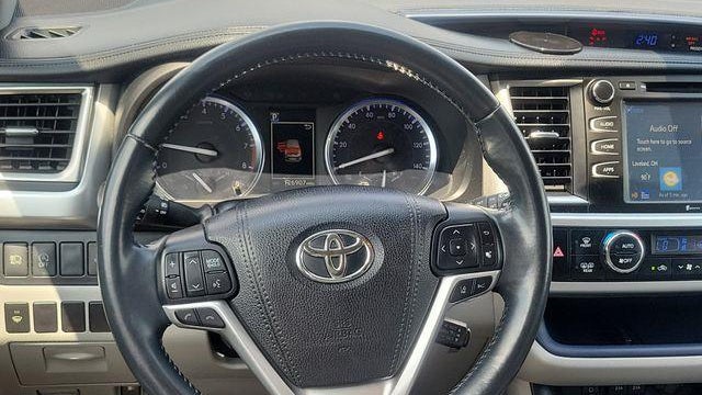 2018 Toyota Highlander SE
