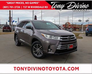 2019 Toyota Highlander with Predawn Gray Mica Exterior