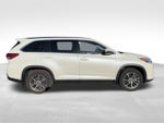 2019 Highlander Thumbnail 11
