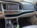2019 Highlander Thumbnail 16