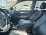 2019 Highlander Thumbnail 29