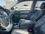 2019 Highlander Thumbnail 30