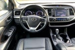 2019 Highlander Thumbnail 5