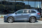 2017 Highlander Thumbnail 7