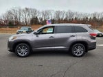 2017 Highlander Thumbnail 4