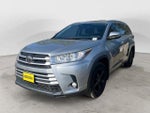 2017 Highlander Thumbnail 1