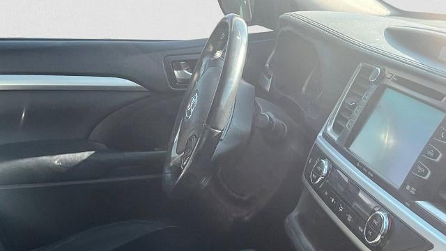 2017 Toyota Highlander SE