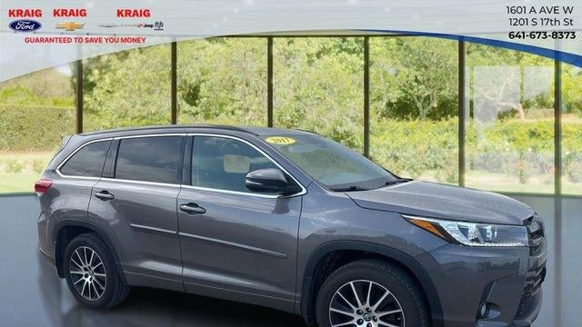 2017 Toyota Highlander SE