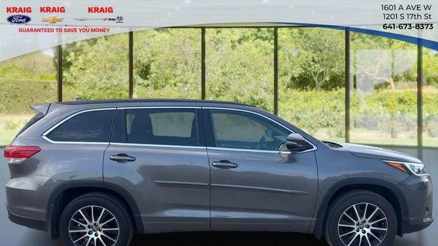 2017 Toyota Highlander SE