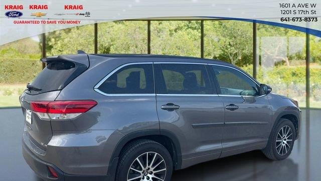 2017 Toyota Highlander SE