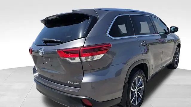 2019 Toyota Highlander SE