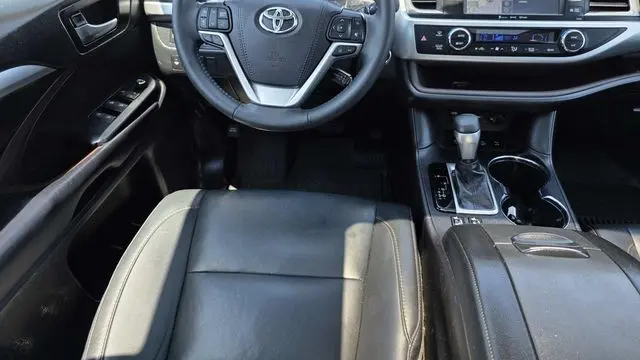 2019 Toyota Highlander SE