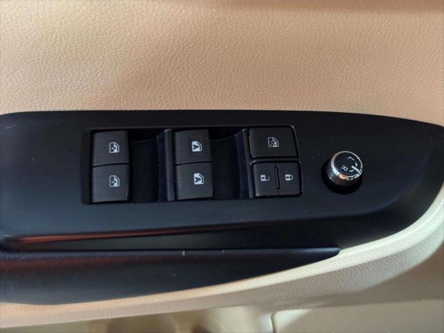 2019 Toyota Highlander - $27,795