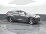 2017 Highlander Thumbnail 11