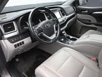 2017 Highlander Thumbnail 19