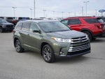 2017 Highlander Thumbnail 3