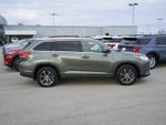 2017 Highlander Thumbnail 4