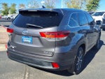 2017 Highlander Thumbnail 5