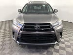 2017 Highlander Thumbnail 3