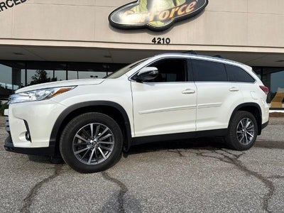2019 Toyota Highlander AWD XLE 4DR SUV