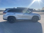 2019 Highlander Thumbnail 2