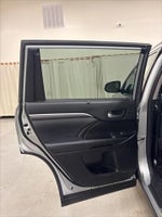 2019 Highlander Thumbnail 25