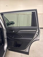 2019 Highlander Thumbnail 38