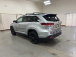 2019 Highlander Thumbnail 6
