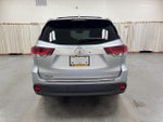 2019 Highlander Thumbnail 7
