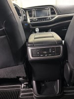 2019 Highlander Thumbnail 19