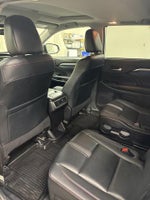 2019 Highlander Thumbnail 23