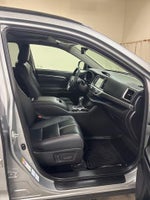 2019 Highlander Thumbnail 29