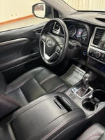 2019 Highlander Thumbnail 30