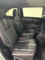 2019 Highlander Thumbnail 37