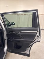 2019 Highlander Thumbnail 38