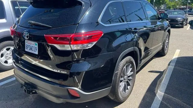 2019 Toyota Highlander SE