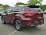 2019 Highlander Thumbnail 2