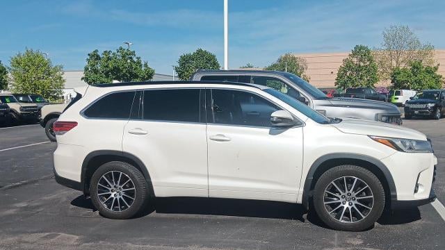 2017 Toyota Highlander SE