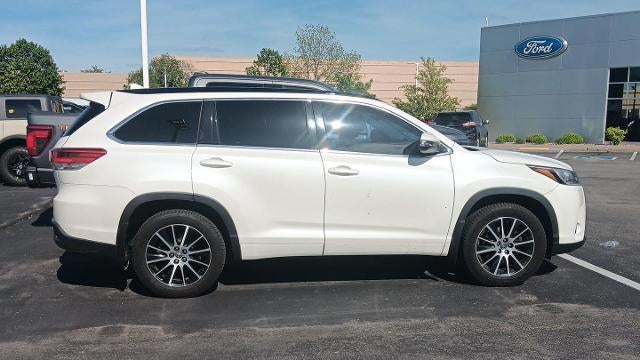 2017 Toyota Highlander SE