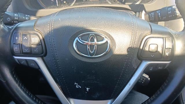 2017 Toyota Highlander SE