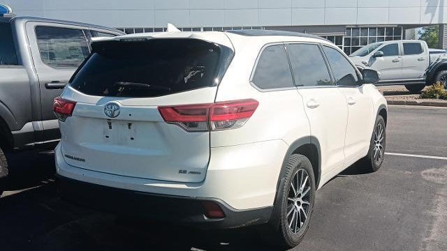 2017 Toyota Highlander SE