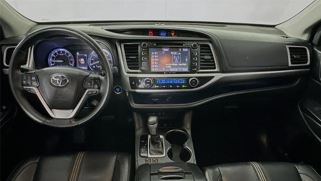 2017 Toyota Highlander SE