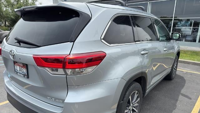 2017 Toyota Highlander SE