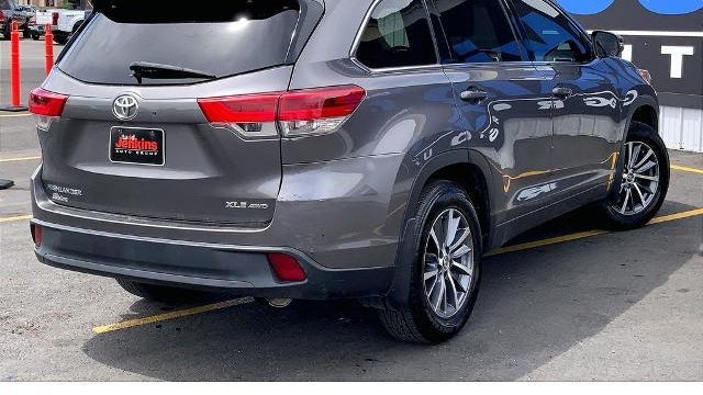 2018 Toyota Highlander SE