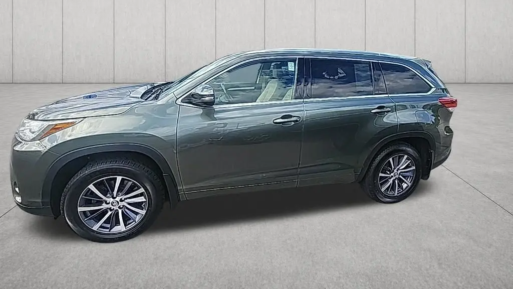 2018 Toyota Highlander SE
