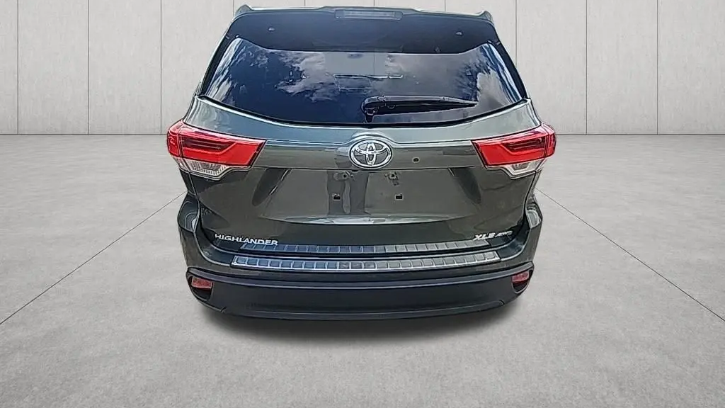 2018 Toyota Highlander SE