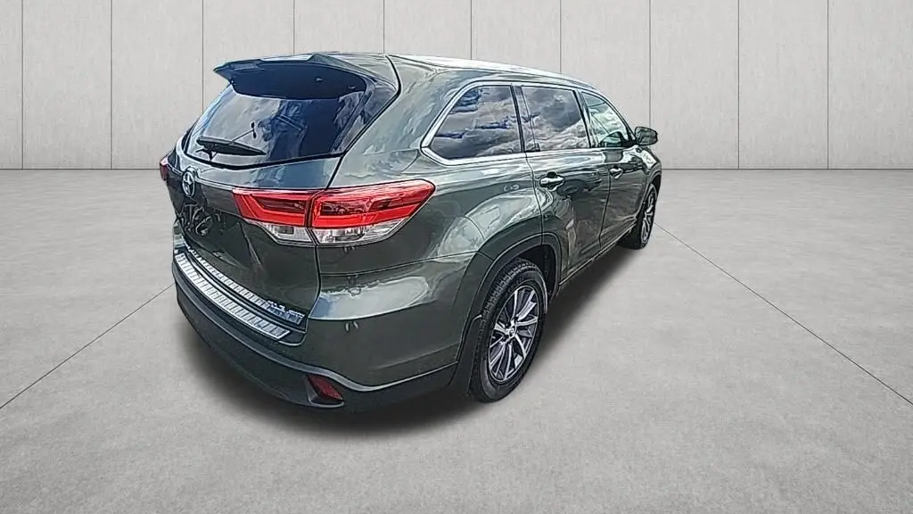 2018 Toyota Highlander SE