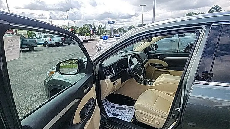 2018 Toyota Highlander SE