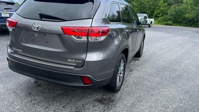 2018 Toyota Highlander SE