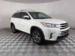 2019 Highlander Thumbnail 1